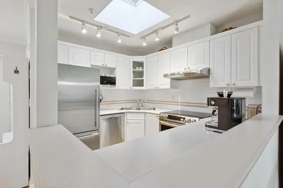 401 128 West 8th Street, North Vancouver For Sale - image 17