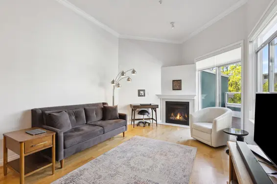 401 128 West 8th Street, North Vancouver For Sale - image 2