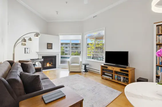 401 128 West 8th Street, North Vancouver For Sale - image 3