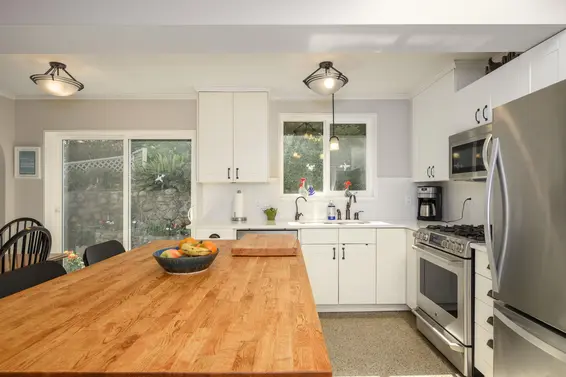 1747 Bellelynn Place, North Vancouver For Sale - image 14