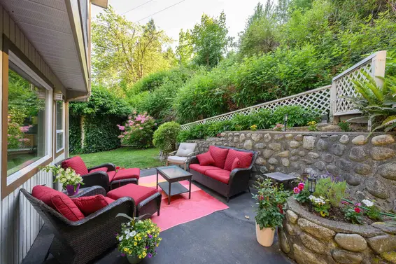 1747 Bellelynn Place, North Vancouver For Sale - image 16
