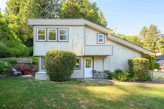1747 Bellelynn Place, North Vancouver For Sale - image 18