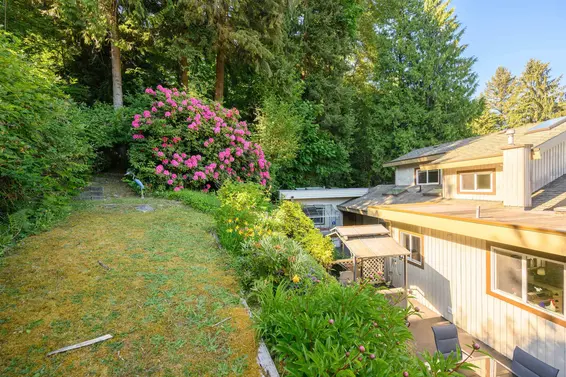 1747 Bellelynn Place, North Vancouver For Sale - image 19