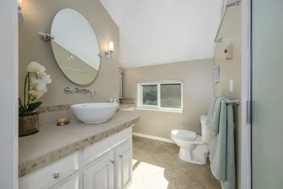 1747 Bellelynn Place, North Vancouver For Sale - image 25