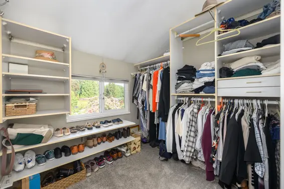 1747 Bellelynn Place, North Vancouver For Sale - image 26
