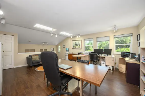 1747 Bellelynn Place, North Vancouver For Sale - image 28