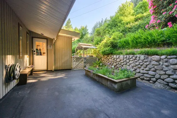 1747 Bellelynn Place, North Vancouver For Sale - image 29