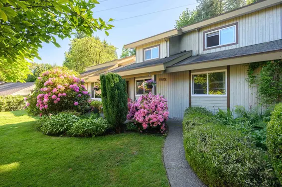 1747 Bellelynn Place, North Vancouver For Sale - image 3
