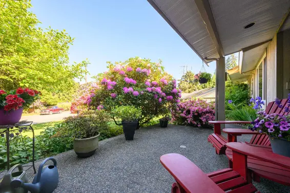 1747 Bellelynn Place, North Vancouver For Sale - image 33