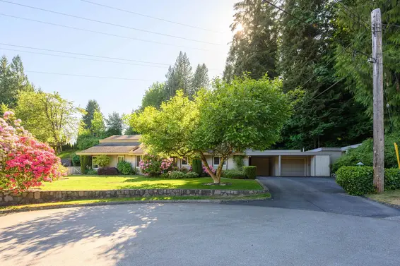 1747 Bellelynn Place, North Vancouver For Sale - image 35