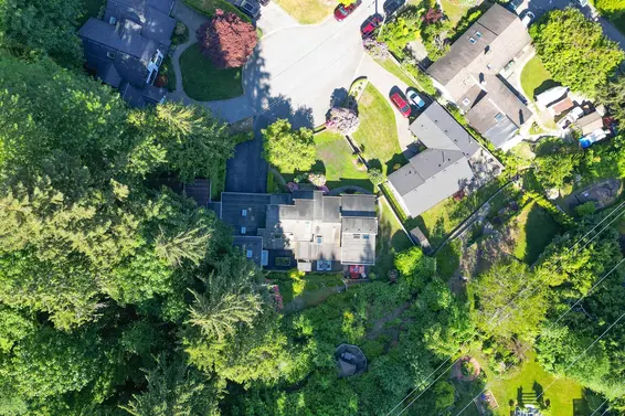 1747 Bellelynn Place, North Vancouver For Sale - image 37