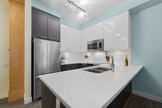 207 1201 West 16th Street, North Vancouver For Sale - image 2