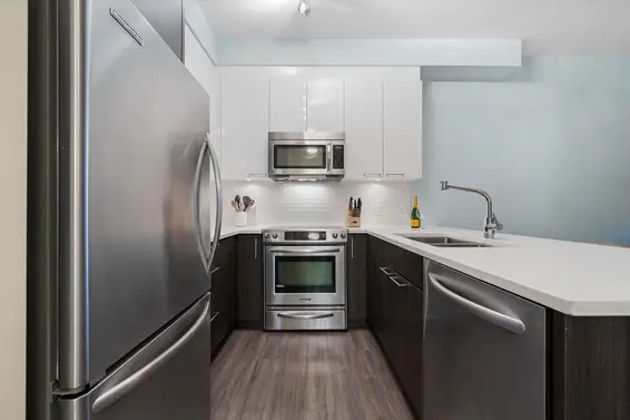 207 1201 West 16th Street, North Vancouver For Sale - image 3