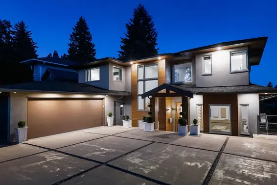 883 Wavertree Road, North Vancouver