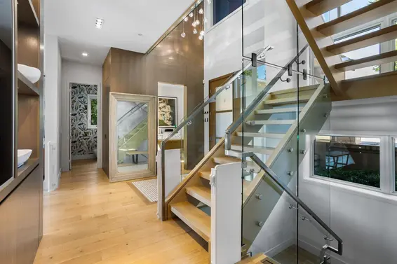883 Wavertree Road, North Vancouver For Sale - image 15