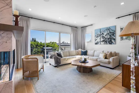 883 Wavertree Road, North Vancouver For Sale - image 3