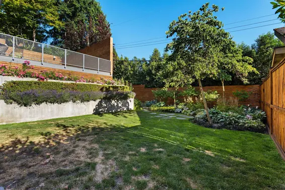 883 Wavertree Road, North Vancouver For Sale - image 37