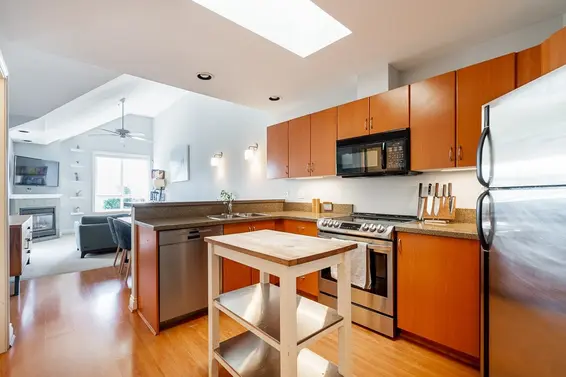 401 128 West 21st Street, North Vancouver For Sale - image 10