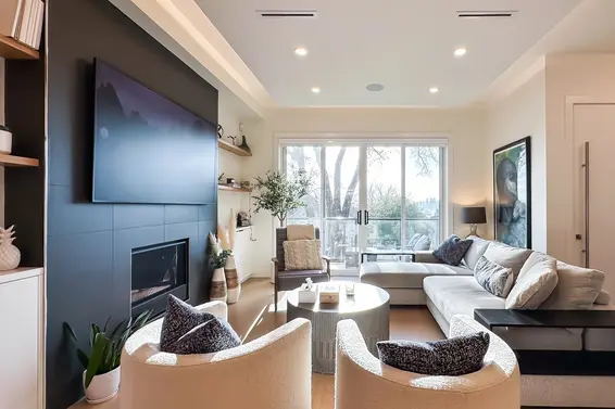 338 East 5th Street, North Vancouver For Sale - image 3