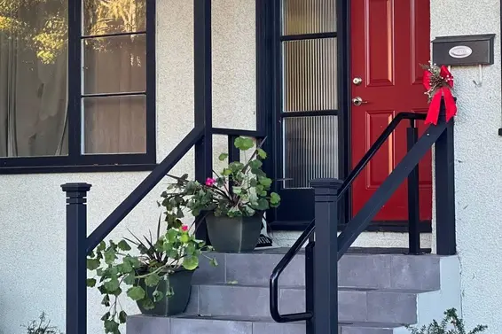 515 West Queens Road, North Vancouver For Sale - image 1