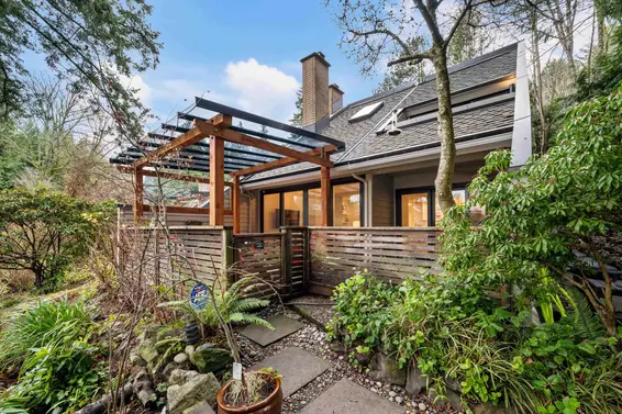 25 4957 Marine Drive, West Vancouver For Sale - image 34