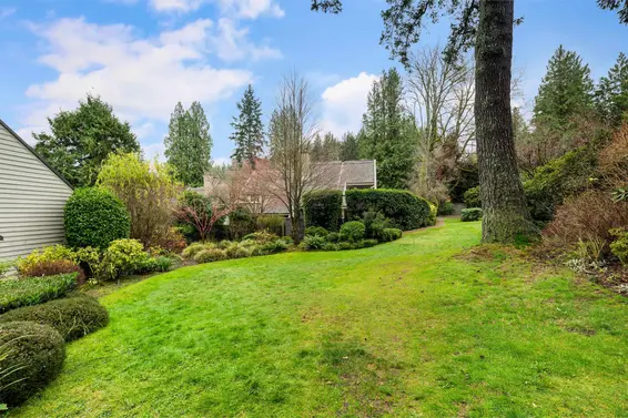 25 4957 Marine Drive, West Vancouver For Sale - image 37