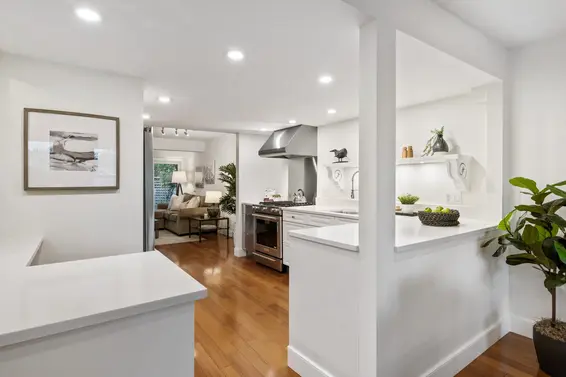 25 4957 Marine Drive, West Vancouver For Sale - image 8