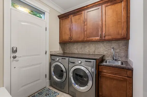 452 Tempe Crescent, North Vancouver For Sale - image 15
