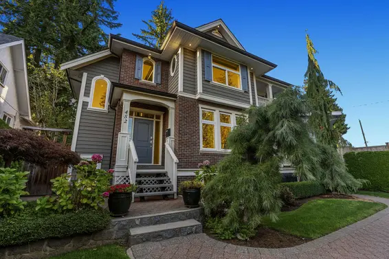 452 Tempe Crescent, North Vancouver For Sale - image 2