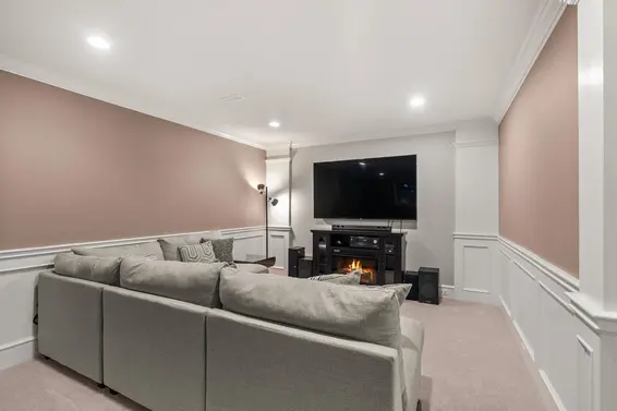 452 Tempe Crescent, North Vancouver For Sale - image 31