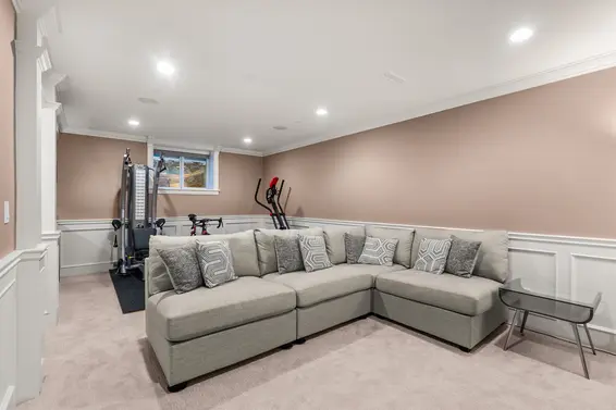 452 Tempe Crescent, North Vancouver For Sale - image 32