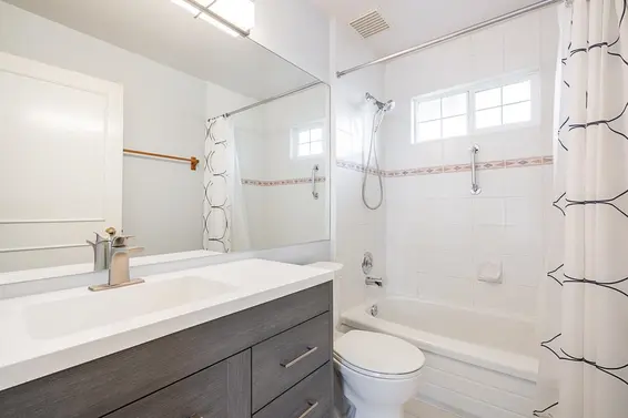 323 East Keith Road, North Vancouver For Sale - image 15