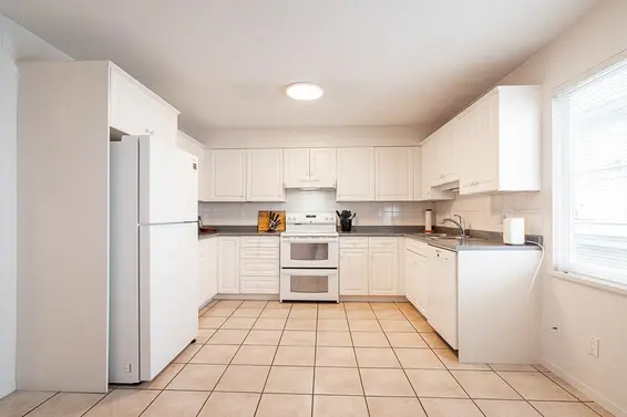 323 East Keith Road, North Vancouver For Sale - image 5