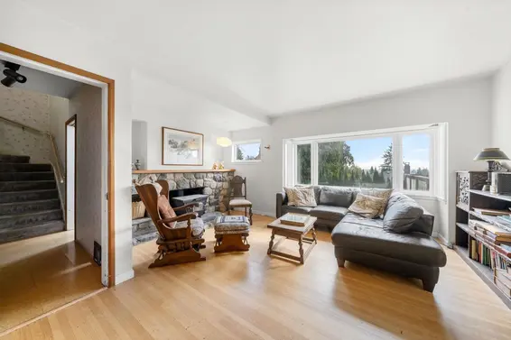 3041 St. Marys Avenue, North Vancouver For Sale - image 8