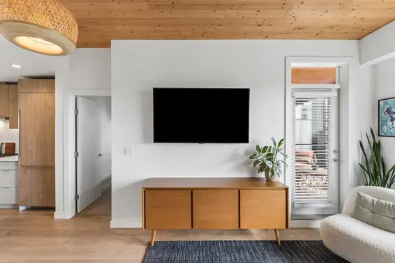 603 108 East 8th Street, North Vancouver For Sale - image 3