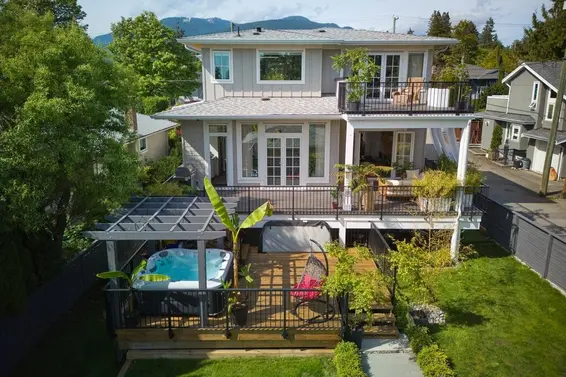 449 East 15th Street, North Vancouver For Sale - image 2