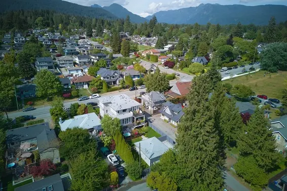 449 East 15th Street, North Vancouver For Sale - image 3