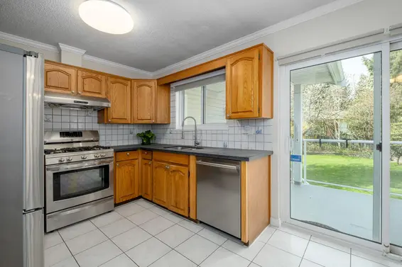 3679 Mountain Highway, North Vancouver For Sale - image 13