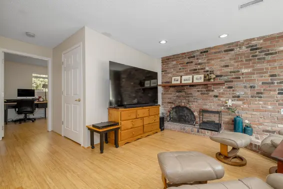 3679 Mountain Highway, North Vancouver For Sale - image 24
