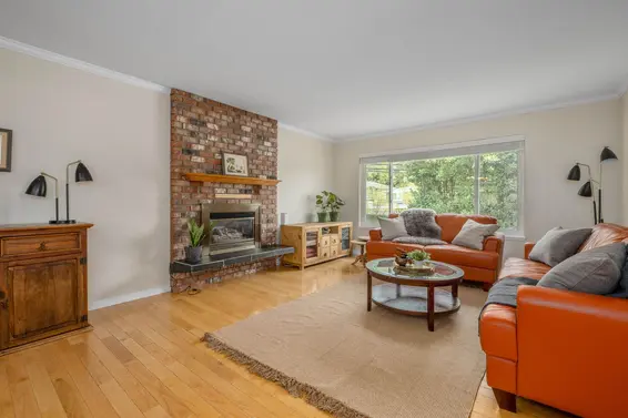 3679 Mountain Highway, North Vancouver For Sale - image 5