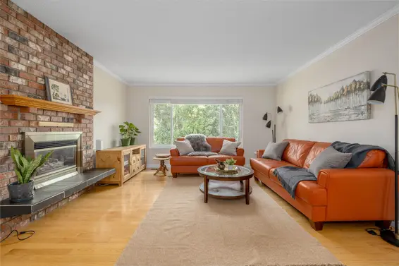 3679 Mountain Highway, North Vancouver For Sale - image 6