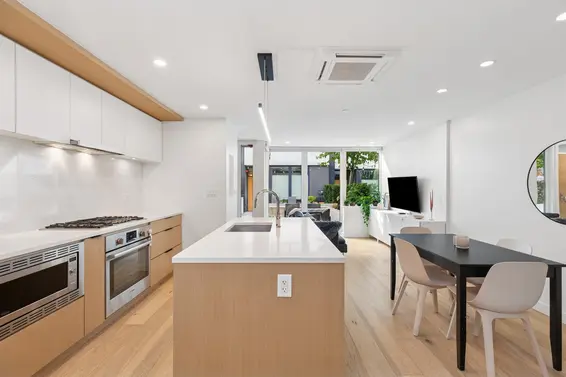 106 649 East 3rd Street, North Vancouver For Sale - image 3