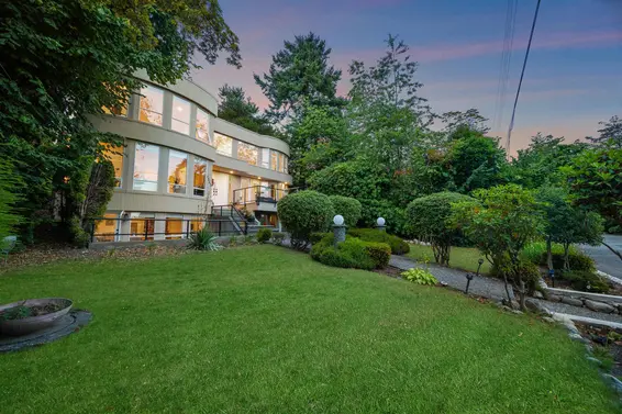 1543 Jefferson Avenue, West Vancouver For Sale - image 2