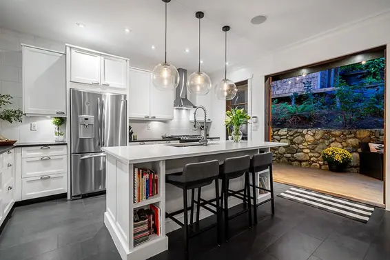 3394 Mahon Avenue, North Vancouver For Sale - image 3
