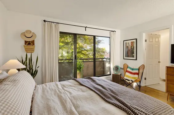 3 226 East 10th Street, North Vancouver For Sale - image 24