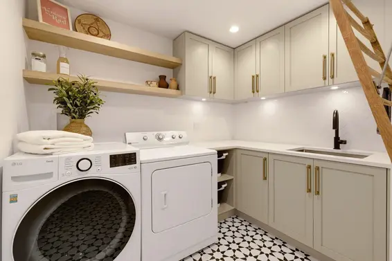 3 226 East 10th Street, North Vancouver For Sale - image 36