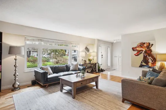 2569 Hyannis Point, North Vancouver For Sale - image 2
