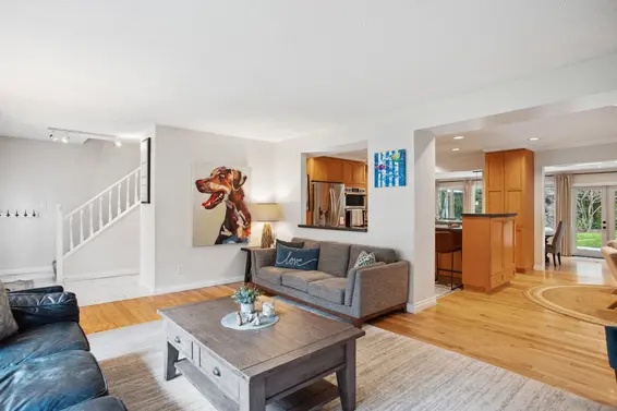 2569 Hyannis Point, North Vancouver For Sale - image 3