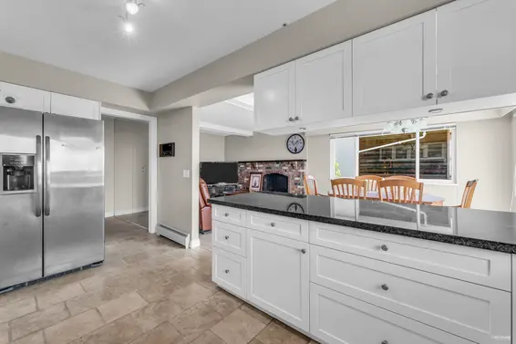 1368 Tyrol Road, West Vancouver For Sale - image 15