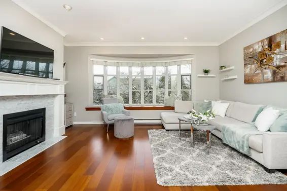 104 222 West 4th Street, North Vancouver For Sale - image 2